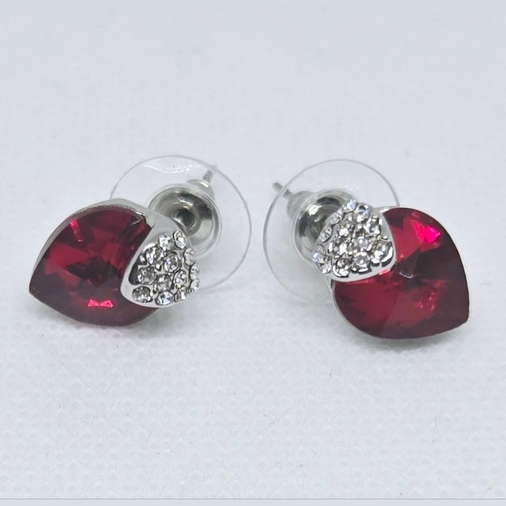 18KGP Red Heart Crystal Necklace & Earring Set – Swarovski Elements - Picture 4 of 9